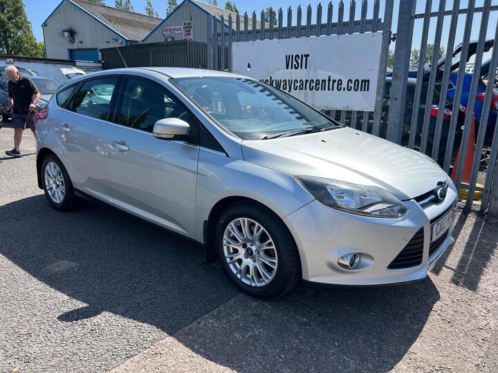 Ford Focus 1.6T EcoBoost Titanium Euro 5 (s/s) 5dr