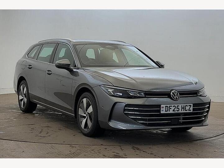 Volkswagen Passat 1.5 TSI EHybrid 19.7kWh Life DSG Euro 6 (s/s) 5dr Volkswagen Passat 1.5 TSI EHybrid 19.7kWh Life DSG Euro 6 (s/s) 5dr