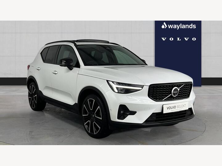 Volvo XC40 2.0 B4 MHEV Ultra Dark DCT Auto Euro 6 (s/s) 5dr