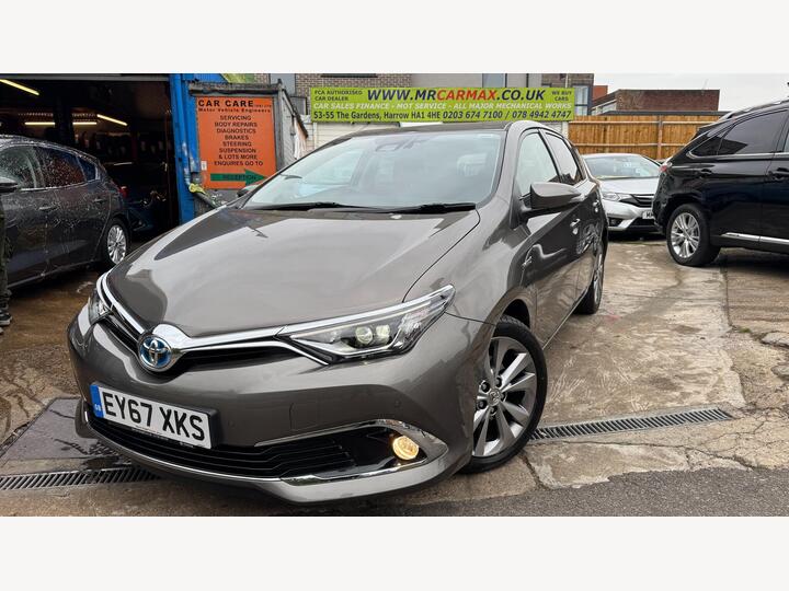 Toyota Auris 1.8 VVT-h Excel CVT Euro 6 (s/s) 5dr (Safety Sense) Toyota Auris 1.8 VVT-h Excel CVT Euro 6 (s/s) 5dr (Safety Sense)