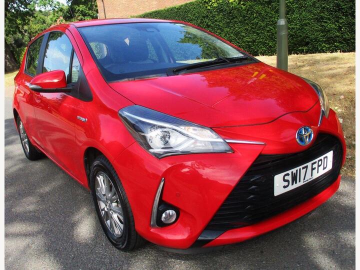 Toyota Yaris 1.5 VVT-h Icon Tech E-CVT Euro 6 (s/s) 5dr