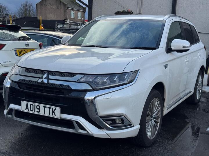 Mitsubishi Outlander 2.4h TwinMotor 13.8kWh 4h CVT 4WD Euro 6 (s/s) 5dr