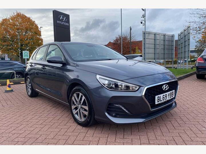 Hyundai I30 1.6 CRDi SE Nav Euro 6 (s/s) 5dr Hyundai I30 1.6 CRDi SE Nav Euro 6 (s/s) 5dr