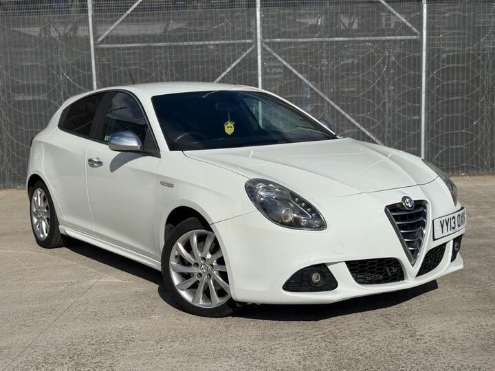 Alfa Romeo Giulietta 1.4 TB MultiAir Veloce TCT Euro 5 (s/s) 5dr Alfa Romeo Giulietta 1.4 TB MultiAir Veloce TCT Euro 5 (s/s) 5dr