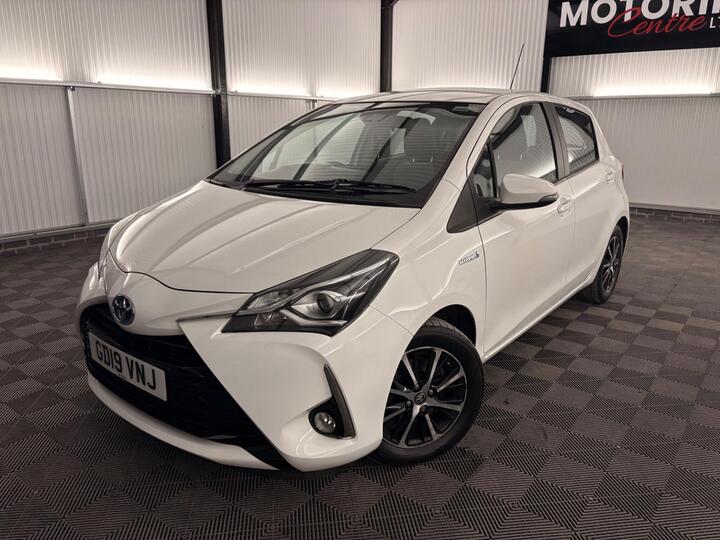 Toyota Yaris 1.5 VVT-h Icon Tech E-CVT Euro 6 (s/s) 5dr