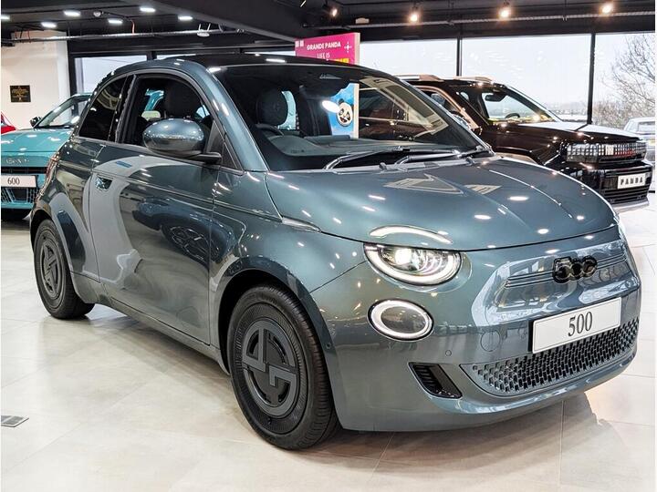 Fiat 500e 42kWh Giorgio Armani Auto 3dr