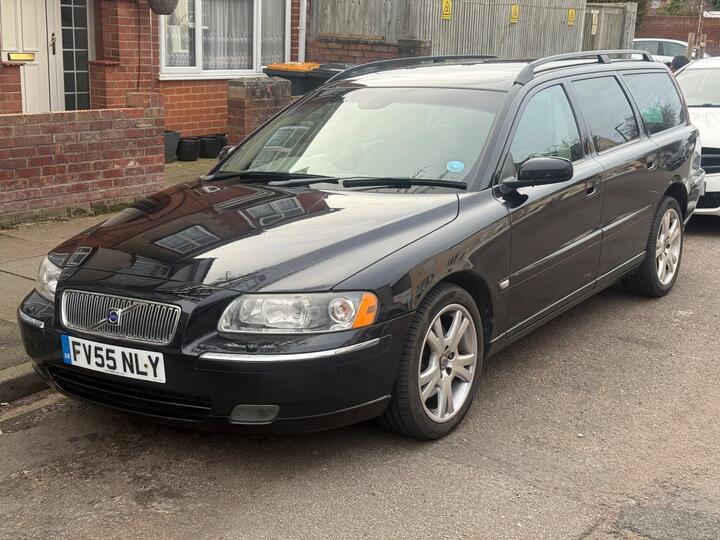 Volvo V70 2.4 D5 SE 5dr