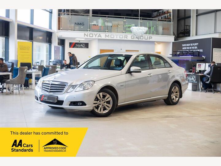 Mercedes-Benz E-CLASS 2.1 E220 CDI BlueEfficiency SE Tiptronic Euro 5 4dr