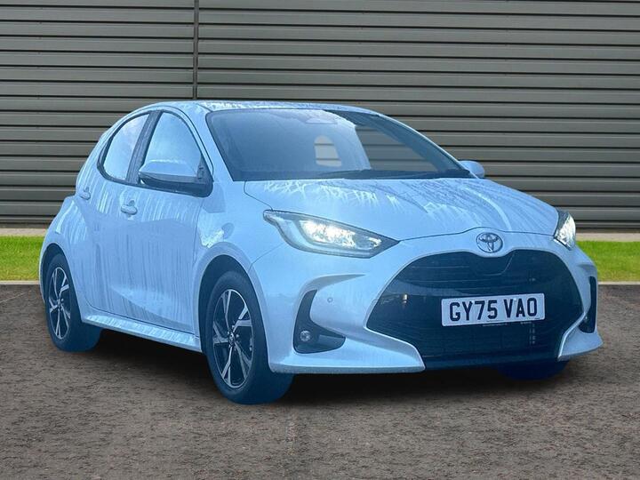 Toyota Yaris 1.5 VVT-h Design E-CVT Euro 6 (s/s) 5dr
