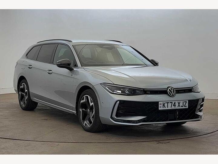Volkswagen Passat 1.5 TSI EHybrid 19.7kWh R-Line DSG Euro 6 (s/s) 5dr Volkswagen Passat 1.5 TSI EHybrid 19.7kWh R-Line DSG Euro 6 (s/s) 5dr