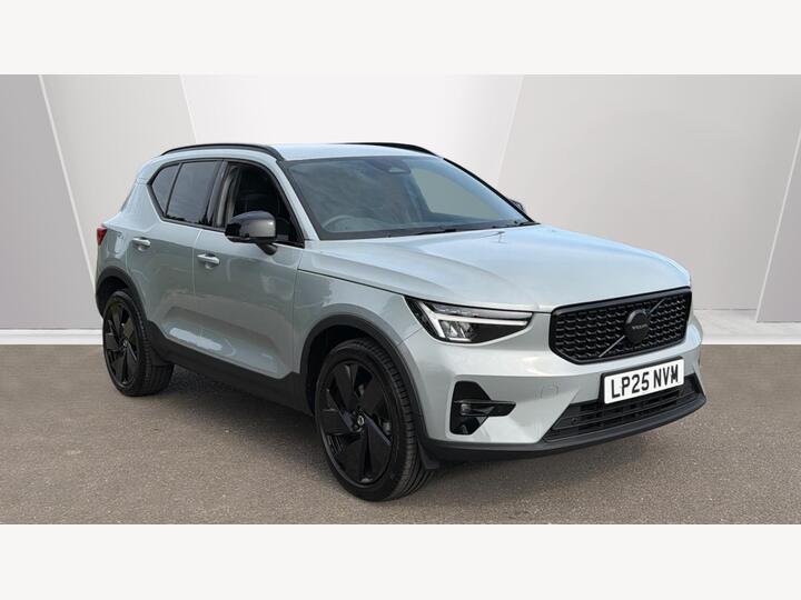 Volvo XC40 2.0 B4 MHEV Plus Black Edition DCT Auto Euro 6 (s/s) 5dr
