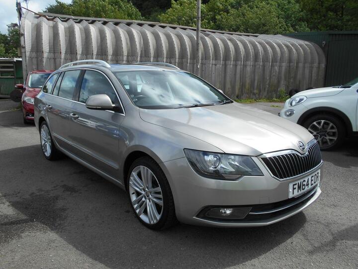 Skoda Superb 2.0 TDI Elegance DSG Euro 5 (s/s) 5dr