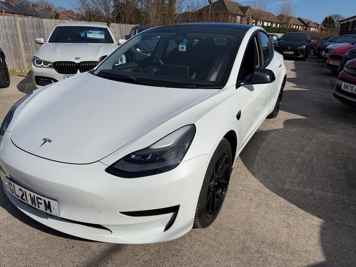 Tesla Model 3 Standard Range Plus Auto RWD 4dr