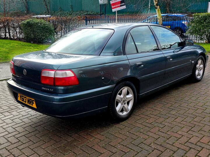 Vauxhall Omega 2.2i 16v CD 4dr