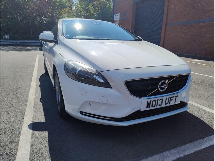 Volvo V40 1.6 T4 SE Lux Nav Hatchback 5dr Petrol Powershift Euro 5 (s/s) (180 Ps)