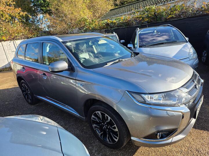 Mitsubishi Outlander 2.0h 12kWh GX3h+ CVT 4WD Euro 6 (s/s) 5dr Mitsubishi Outlander 2.0h 12kWh GX3h+ CVT 4WD Euro 6 (s/s) 5dr