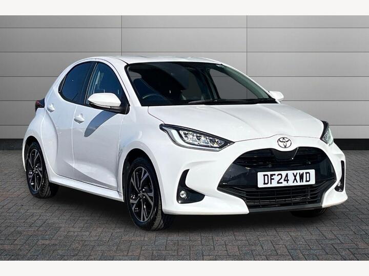 Toyota Yaris 1.5 VVT-h Design E-CVT Euro 6 (s/s) 5dr