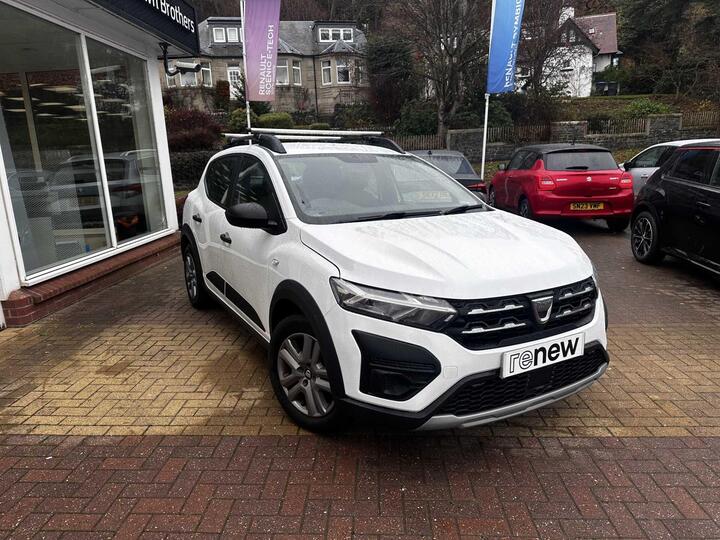 Dacia Sandero 1.0 TCe Essential Euro 6 (s/s) 5dr Dacia Sandero 1.0 TCe Essential Euro 6 (s/s) 5dr