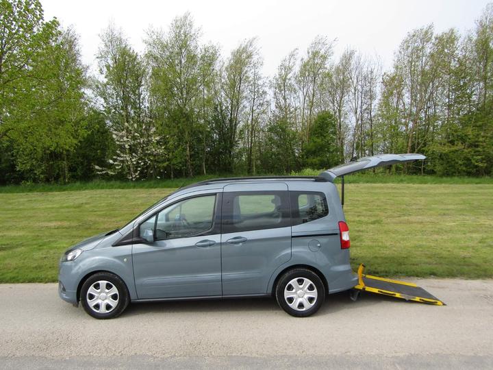 Ford Tourneo Courier 1.5 Tdci WHEELCHAIR ACCESSIBLE VEHICLE