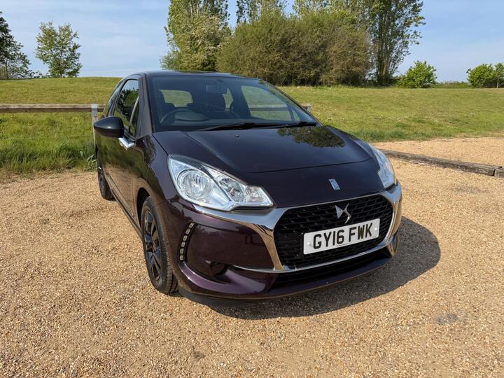 DS AUTOMOBILES DS 3 1.2 PureTech Chic Euro 6 3dr DS AUTOMOBILES DS 3 1.2 PureTech Chic Euro 6 3dr