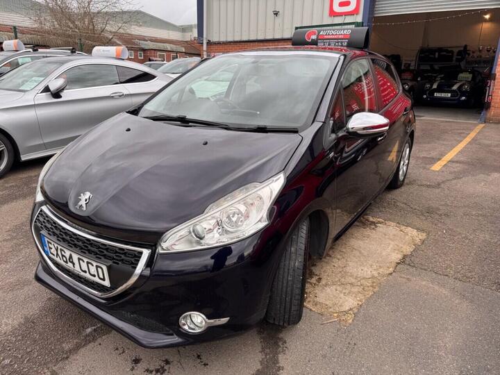 Peugeot 208 1.2 VTi Style Euro 5 5dr