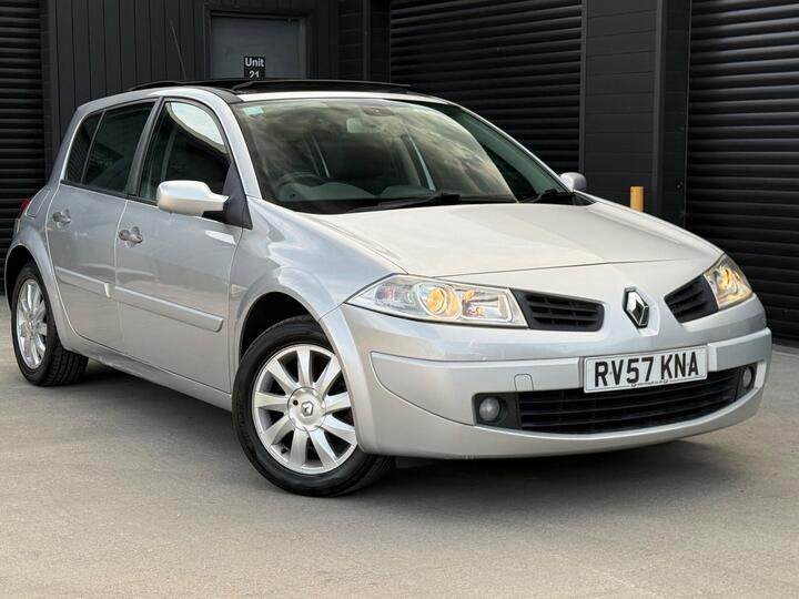 Renault Megane 1.6 VVT Dynamique 5dr