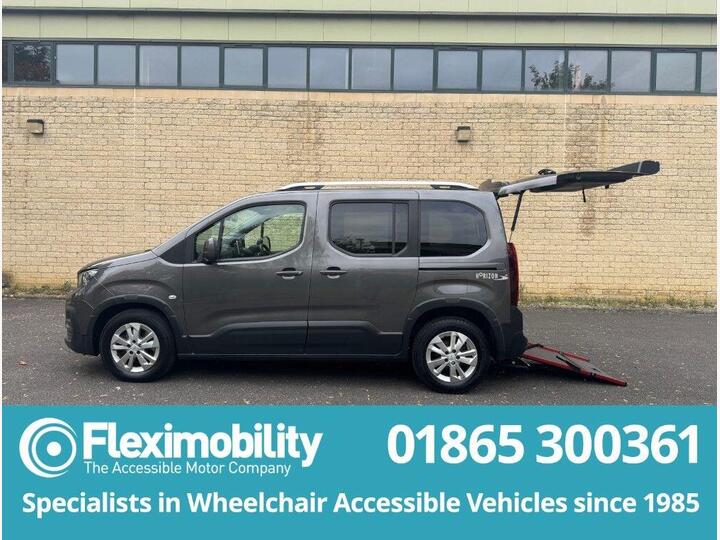 Peugeot Rifter 1.2 PureTech Allure Premium Standard MPV EAT Euro 6 (s/s) 5dr Peugeot Rifter 1.2 PureTech Allure Premium Standard MPV EAT Euro 6 (s/s) 5dr