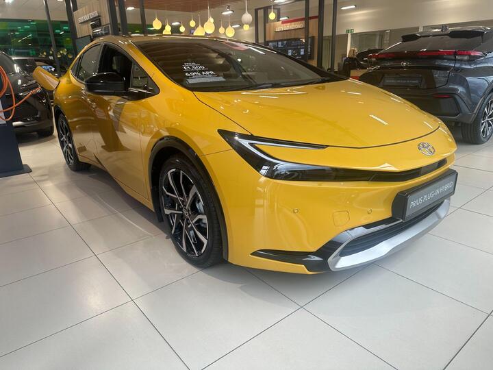 Toyota Prius 2.0 13.6kWh Excel CVT Euro 6 (s/s) 5dr