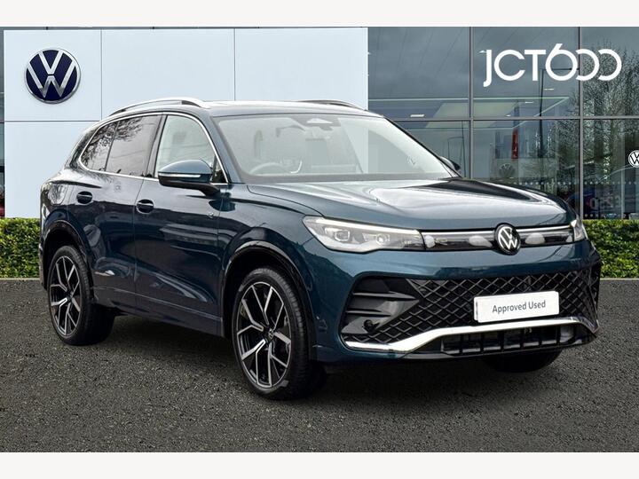 Volkswagen Tiguan 1.5 TSI EHybrid 19.7kWh R-Line DSG Euro 6 (s/s) 5dr Volkswagen Tiguan 1.5 TSI EHybrid 19.7kWh R-Line DSG Euro 6 (s/s) 5dr