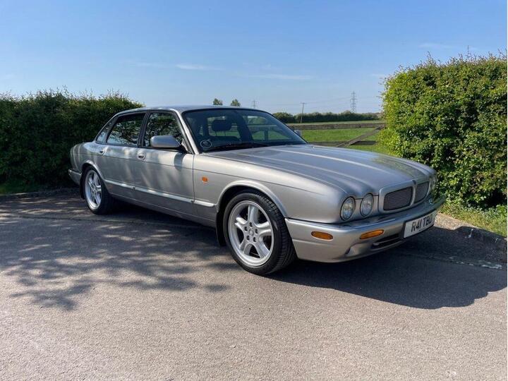 Jaguar XJR 4.0 V8 4dr