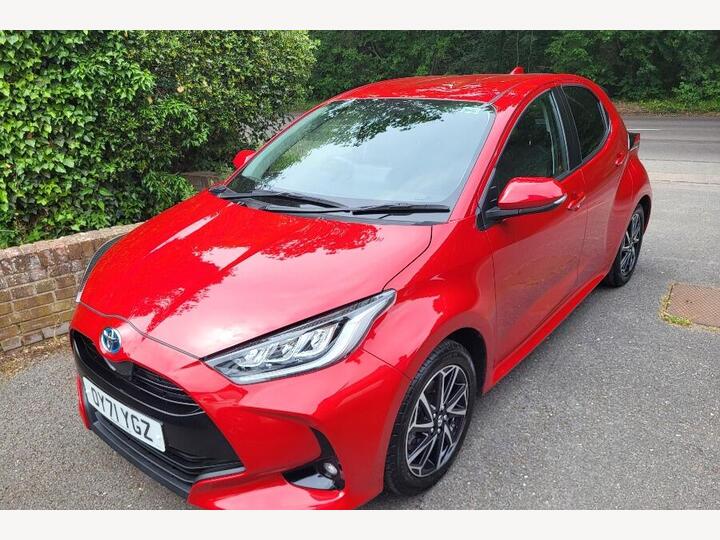 Toyota Yaris 1.5 VVT-h Design E-CVT Euro 6 (s/s) 5dr