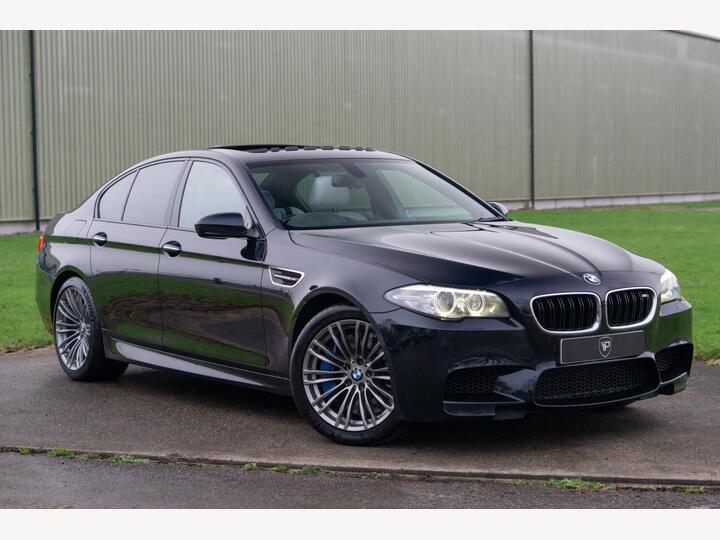 BMW M5 4.4 V8 DCT Euro 6 (s/s) 4dr