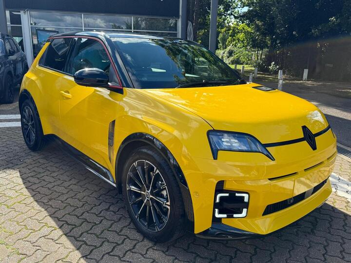 Renault Renault 5 Urban Range 40kWh Iconic Five Auto 5dr