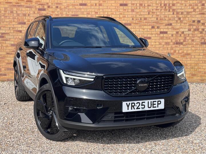 Volvo XC40 2.0 B4 MHEV Plus Black Edition DCT Auto Euro 6 (s/s) 5dr