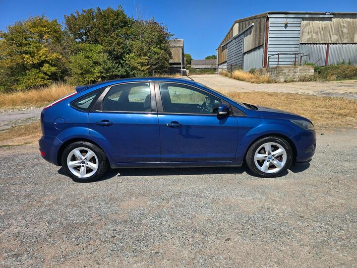 Ford Focus 1.6 Zetec 5dr