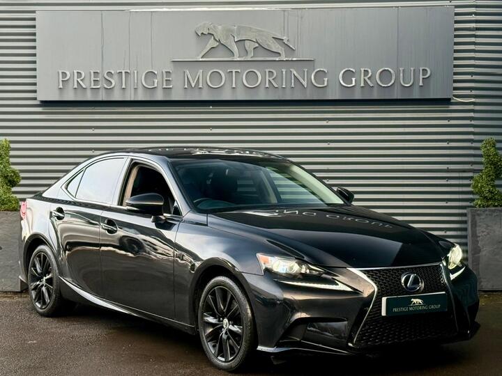 Lexus IS 2.5 300h Luxury E-CVT Euro 5 (s/s) 4dr