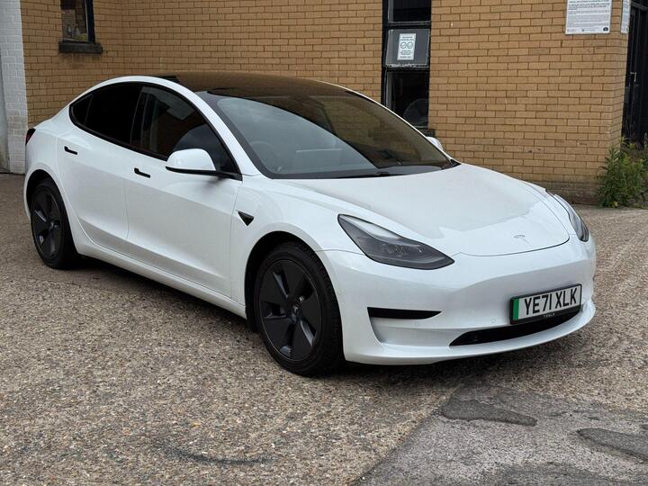 Tesla Model 3 Standard Range Plus Auto RWD 4dr