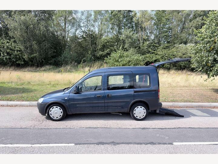 Vauxhall COMBO 1.4 *LOW MILES* Wheelchair Accessible Vehicle WAV DISABLED MOBILITY MPV
