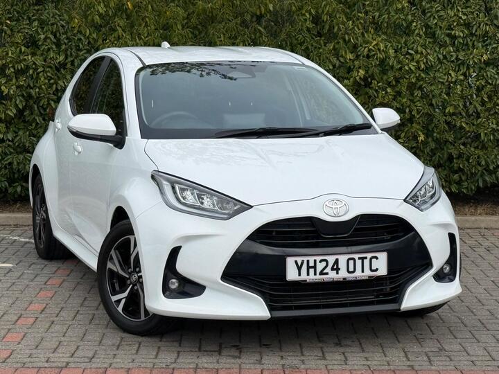 Toyota Yaris 1.5 VVT-h Design E-CVT Euro 6 (s/s) 5dr