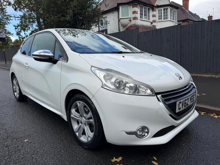 Peugeot 208 1.2 VTi Allure Euro 5 3dr