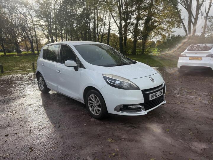 Renault Scenic 1.5 DCi Dynamique TomTom Euro 5 (s/s) 5dr