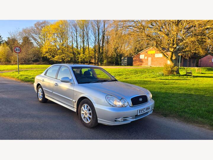 Hyundai Sonata 2.0 CDX 4dr Hyundai Sonata 2.0 CDX 4dr