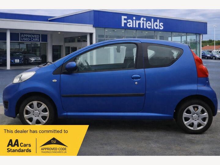 Peugeot 107 1.0 12V Urban 2 Tronic Euro 4 3dr Peugeot 107 1.0 12V Urban 2 Tronic Euro 4 3dr