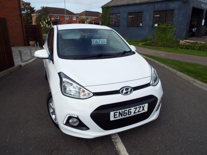 Hyundai I10 1.2 Premium Euro 5 5dr Hyundai I10 1.2 Premium Euro 5 5dr