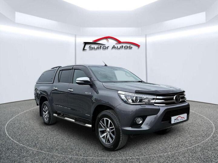 Toyota HI-LUX 2.4 D-4D Invincible Auto 4WD Euro 6 4dr (TSS, 3.5t) Toyota HI-LUX 2.4 D-4D Invincible Auto 4WD Euro 6 4dr (TSS, 3.5t)