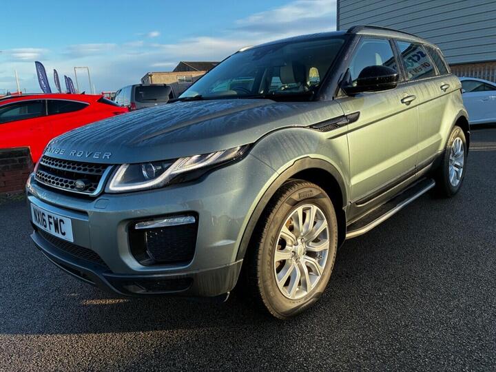 Land Rover RANGE ROVER EVOQUE 2.0 TD4 SE Tech 4WD Euro 6 (s/s) 5dr Land Rover RANGE ROVER EVOQUE 2.0 TD4 SE Tech 4WD Euro 6 (s/s) 5dr