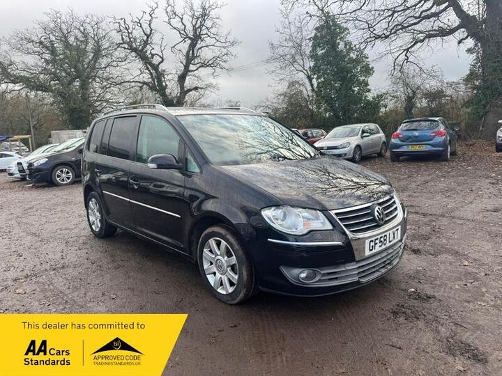 Volkswagen Touran 2.0 TDI Sport DSG 5dr (7 Seats) Volkswagen Touran 2.0 TDI Sport DSG 5dr (7 Seats)