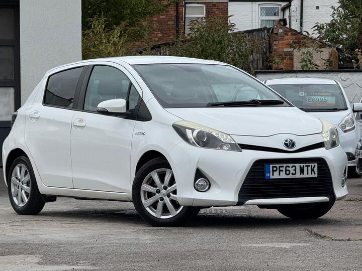 Toyota Yaris 1.5 VVT-h Icon Plus CVT Euro 5 5dr