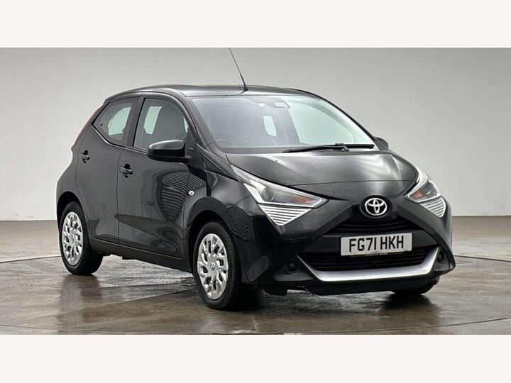 Toyota AYGO 1.0 VVT-i X-play X-shift Euro 6 5dr (Safety Sense)