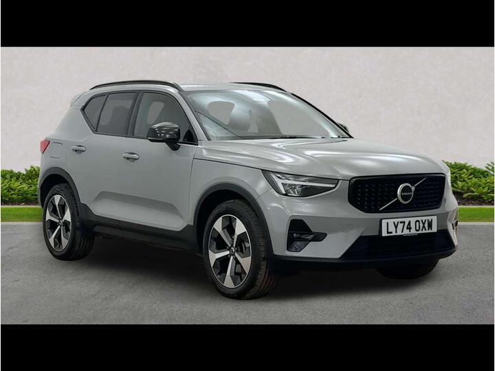 Volvo XC40 2.0 B3 MHEV Plus Dark DCT Auto Euro 6 (s/s) 5dr